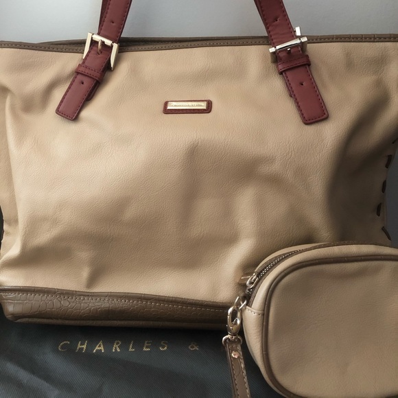 Charles & Keith large tote with croc detail - Picture 5 of 5